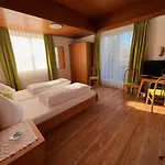 Wachter Guest house
